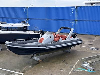 Stingher 900 GT Motorbåt 2022, med Mercury Verado motor, England