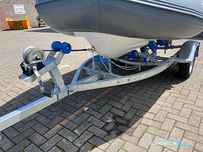 Unclassified Escape 360 Motorbåt 2022, med Mercury motor, England