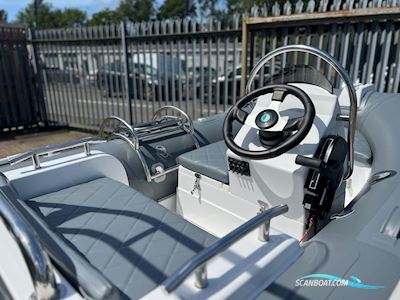 Unclassified Escape 360 Motorbåt 2022, med Mercury motor, England