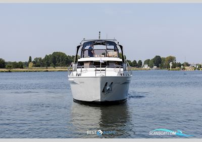 Vacance 10.50 AK Motorbåt 1995, med De Nanni N4.80 is een betrouwbare 4-cilinder dieselmotor, speciaal ontworpen voor jachten en zeilboten, bekend om zijn zuinigheid en robuuste bouw. motor, Holland