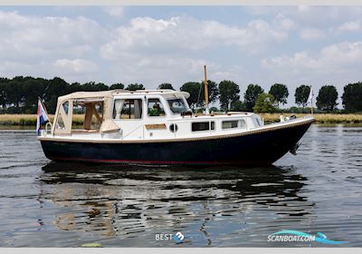 Valkvlet 840 Motorbåt 1983, med Volvo Penta is Een Toonaangevende Fabrikant Van Betrouwbare en Krachtige Marinemotoren, Bekend om Hun Duurzaamheid en Innovatie in de Watersportindus motor, Holland