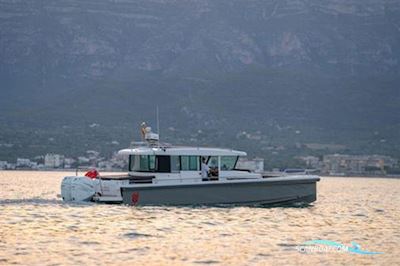 AXOPAR 37 XC Cross Cabin Motorboat 2016, with 2 x Mercuary Verado 300Hp engine, Spain