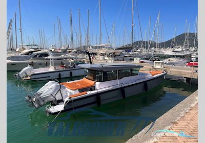 AXOPAR 37 XC Cross Cabin Motorboat 2022, with Mercury V8 4 tempi engine, Montenegro