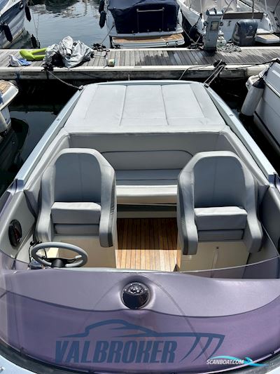 Abbate Tullio Superiority 32 Motorboat 1996, with Cummins 6BT 5.9 M engine, Italy