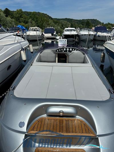 Abbate Tullio Superiority 32 Motorboat 1996, with Cummins 6BT 5.9 M engine, Italy