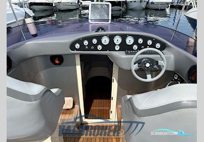 Abbate Tullio Superiority 32 Motorboat 1996, with Cummins 6BT 5.9 M engine, Italy