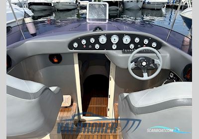 Abbate Tullio Superiority 32 Motorboat 1996, with Cummins 6BT 5.9 M engine, Italy