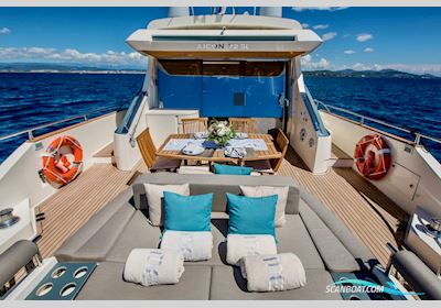 Aicon 72 SL Motorboat 2005, with Caterpillar C30 engine, Spain