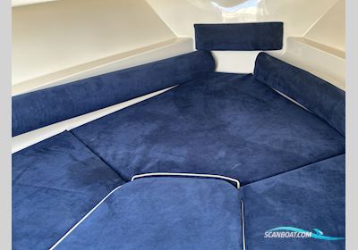 Aquador 23 Walkaround Motorboat 2003, with Mercruiser engine, United Kingdom