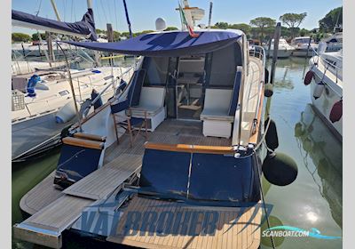 Austin Parker 42 Sedan Motorboat 2014, with Cummins engine, Italy