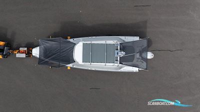 Axopar 28 Cabin Motorboat 2020, with Mercury engine, Germany