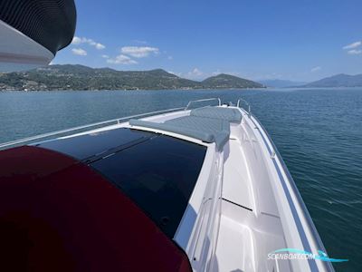 Axopar 37 Cross Cabin Inkl. Gyro Motorboat 2022, with Mercury engine, France