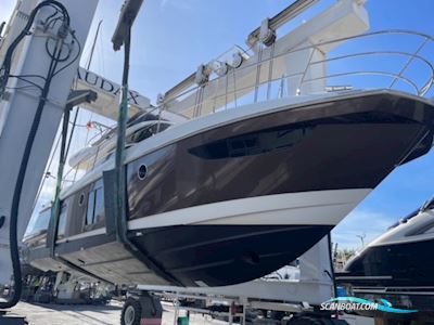 Azimut 38 Fly Motorboat 2010, with Cummins Diesel 5,9 Liter engine, Spain