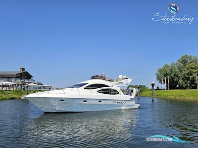 Azimut 42 Motorboat 2001, with Caterpillar engine, The Netherlands