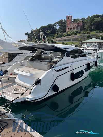 Azimut Atlantis 43 Motorboat 2017, with Volvo Penta D6 400 engine, Italy