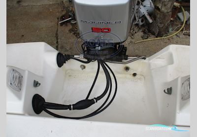 B2 MARINE CAP FERRET 550 CC + REMORQUE Motorboat 2000, with MARINER engine, France