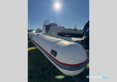 BWA 28 sport GT Motorboat 2015, with Suzuki engine, France