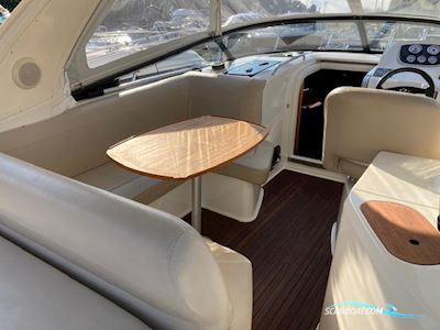 Bavaria 28 Sport, 1x VP5.7 Gxi/DP Berlin Motorboat 2010, with Volvo Penta 5.7 Gxi / DP engine, Germany