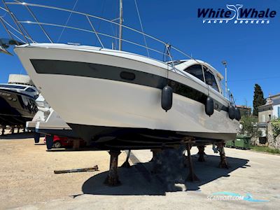 Bavaria 39 Sport HT Motorboat 2013, with Volvo Penta engine, Croatia