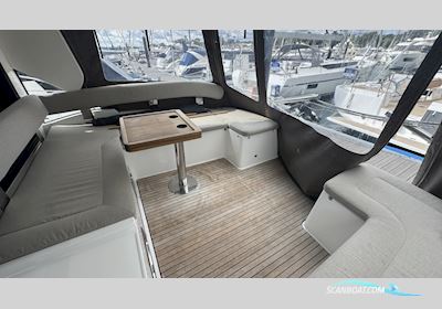 Bavaria E40 Sedan Motorboat 2016, with Volvo Penta engine, United Kingdom