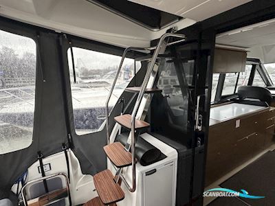 Bavaria R40 Fly Motorboat 2023, with Volvo Penta engine, United Kingdom