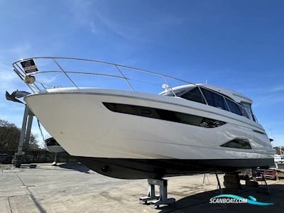 Bavaria R40 Motorboat 2021, with Volvo Penta engine, United Kingdom