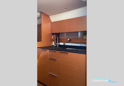 Bavaria S 33 HT - 2017 Motorboat 2017, with Mercruiser 4,5 V6 Ect engine, Croatia