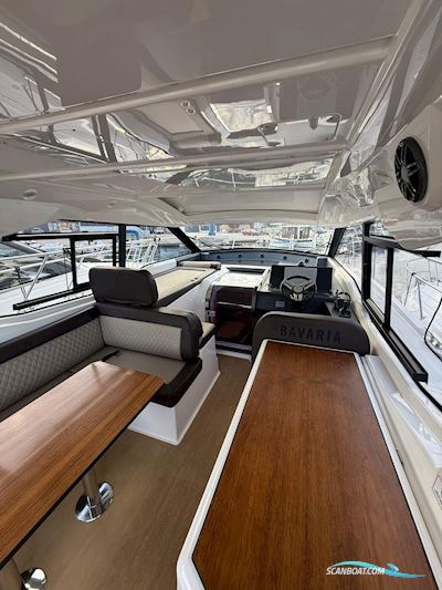 Bavaria SR 38 HT - 2023 Motorboat 2023, with Volvo Penta D4-300 Aquamatic engine, Slovenia