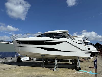 Bavaria SR33 Motorboat 2024, with Volvo Penta engine, United Kingdom