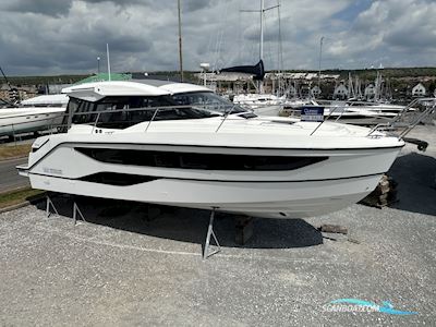Bavaria SR38 HT Motorboat 2024, with Volvo engine, United Kingdom