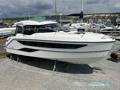 Bavaria SR38 HT Motorboat 2024, with Volvo engine, United Kingdom
