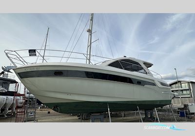 Bavaria Sport 39HT Motorboat 2015, with Volvo Penta engine, United Kingdom