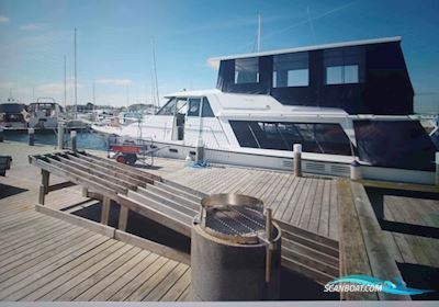 Bayliner 4588 Motorboat 1990, with Hino w06d-ti engine, Denmark