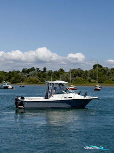 Bayliner Trophy 2102 walkaround Motorboat 2011, with Mercury engine, United Kingdom