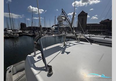 Beneteau Antares 710 Motorboat 2005, with Nanni 4 380 Tdi engine, United Kingdom