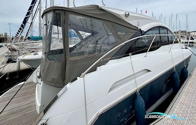 Beneteau GT 34 Motorboat 2014, with Volvo Penta D3-220 DP (Diesel) engine, France