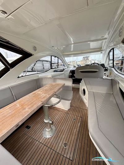 Beneteau GT 34 Motorboat 2014, with Volvo Penta D3-220 DP (Diesel) engine, France