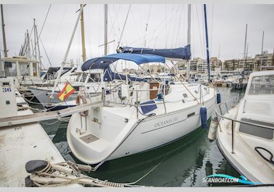 Beneteau Oceanis Clipper 331 Motorboat 2000, with Volvo Penta engine, Spain