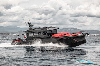 Brabus Shadow 900 Cross Cabin Motorboat 2023, with Mercury engine, Germany