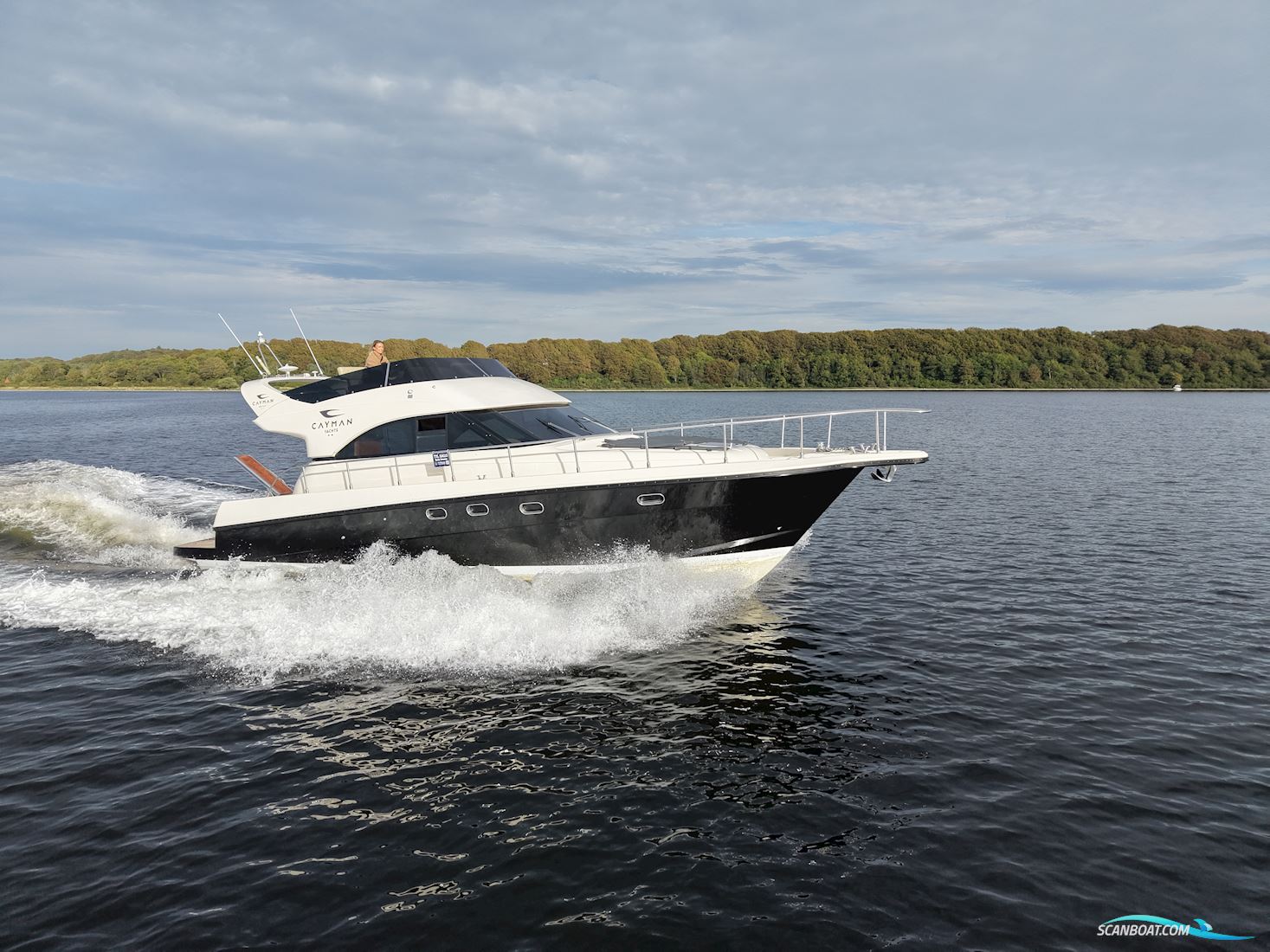 CAYMAN FLY Motorboat 2003, with Volvo Penta TAMD  engine, Denmark