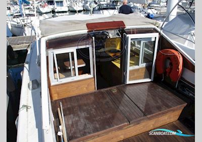CHRIS CRAFT COMMANDER 27 Motorboat 1968, with PERKINS 4236M engine, France