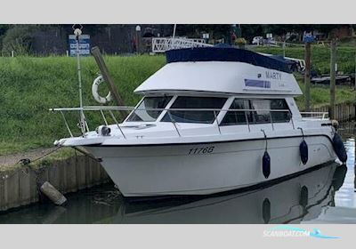 Carver 26 Command Bridge Motorboat 1992, with Volvo Penta engine, United Kingdom