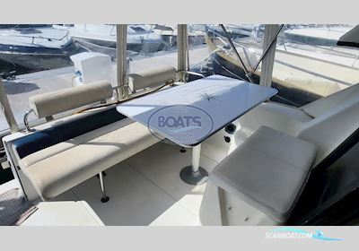 Carver Usa Carver 26 Command Bridge Motorboat 1990, with Volvo Penta engine, France