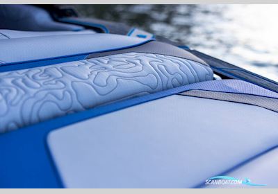 Centurion Ri230 Motorboat 2025, with Pcm ZZ6 6.2Ltr engine, United Kingdom