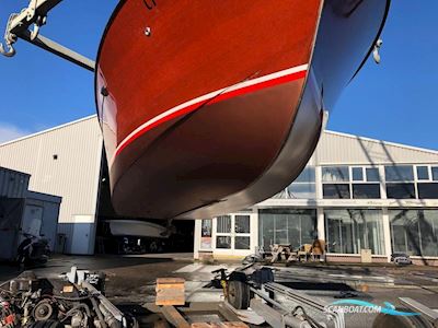 Chris Craft Capri 19 Motorboat 1965, with Chris Craft engine, The Netherlands
