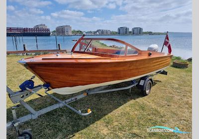 Classic Mahogany Daycruiser Motorboat 1965, with Johnson
 engine, Denmark