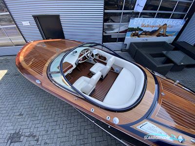 Classic Retro 700 Motorboat 2006, with Mercruiser engine, The Netherlands
