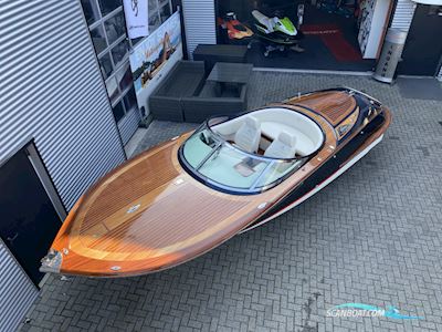 Classic Retro 700 Motorboat 2006, with Mercruiser engine, The Netherlands
