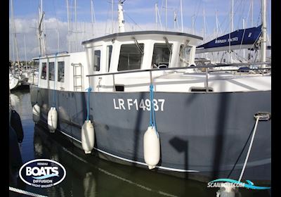 Construction Amateur Trawler Coaster 32 Motorboat 2014, with Midif 3150 engine, France