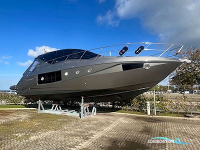 Cranchi M44 HT (2022) - Nedsat Motorboat 2022, with Volvo Penta D6 m/Joystik engine, Denmark
